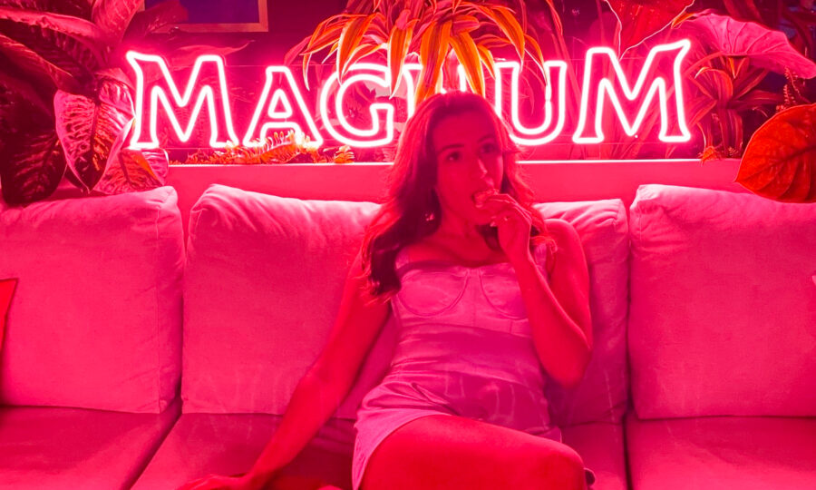Magnum-festival-cannes-2022-influence-paola-maya_brand_content-influence-agence-medias-sociaux